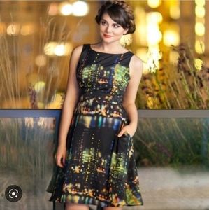 City lights dress by FERVOUR Size 2X with POCKETS